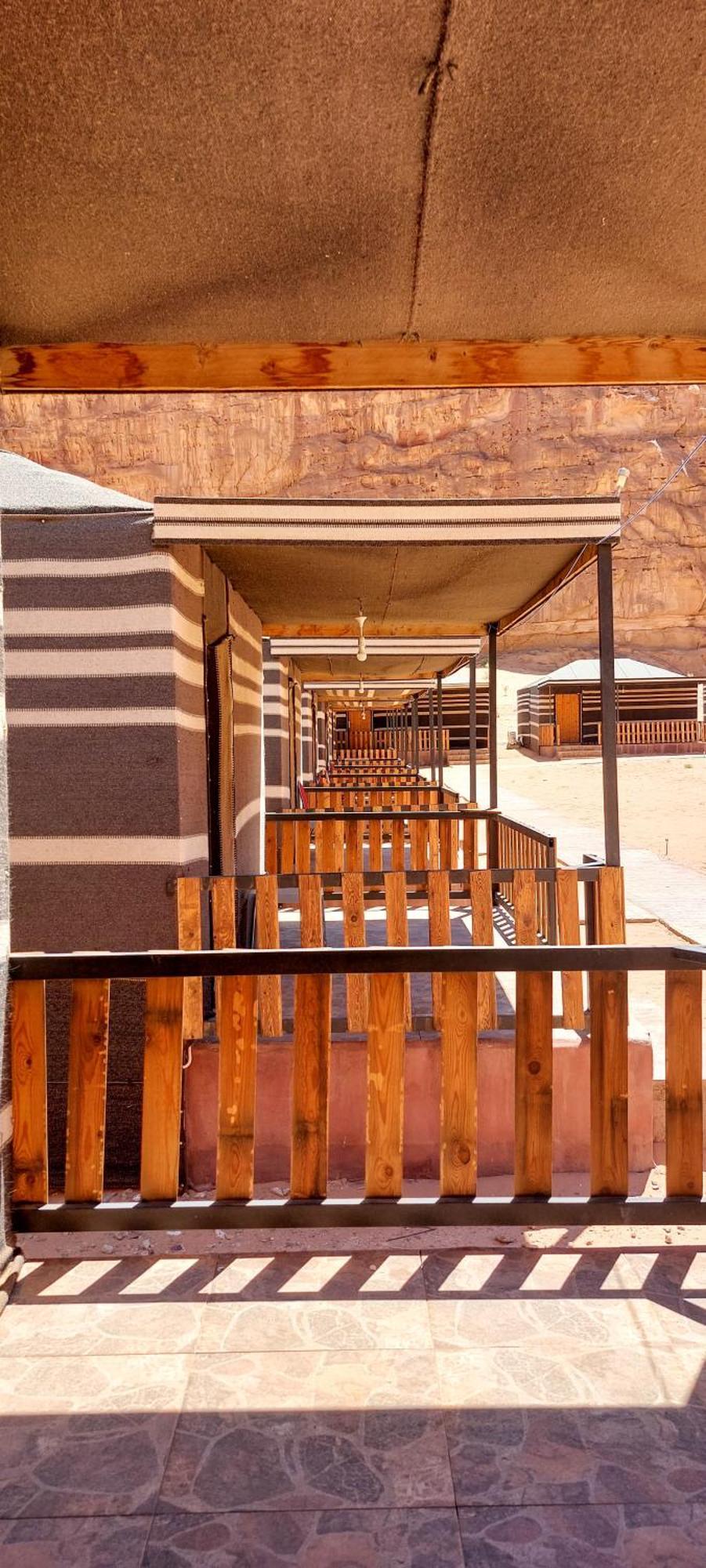 Salman Zwaidh Camp Hotel Wadi Rum Exterior photo
