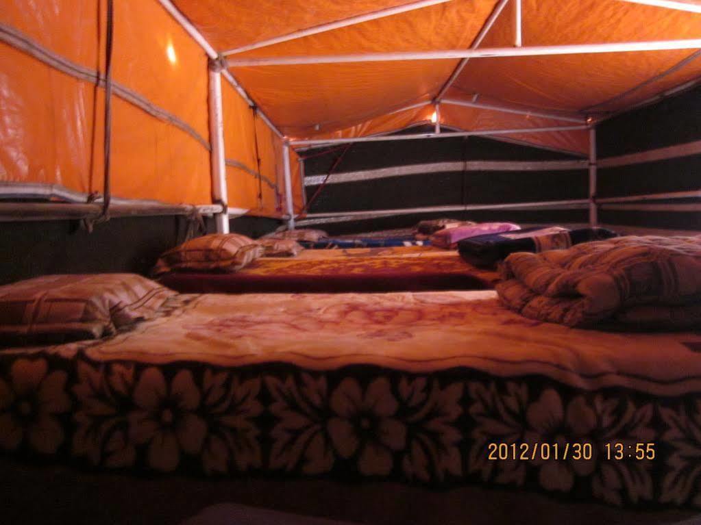 Salman Zwaidh Camp Hotel Wadi Rum Exterior photo